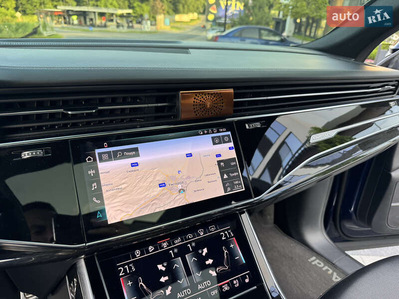 Внедорожник / Кроссовер Audi Q8 2019 в Ужгороде