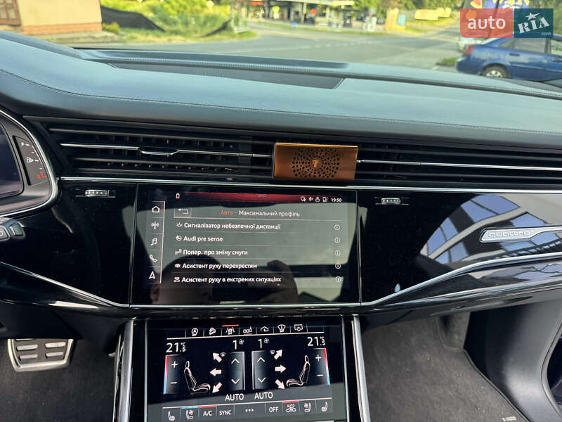 Внедорожник / Кроссовер Audi Q8 2019 в Ужгороде