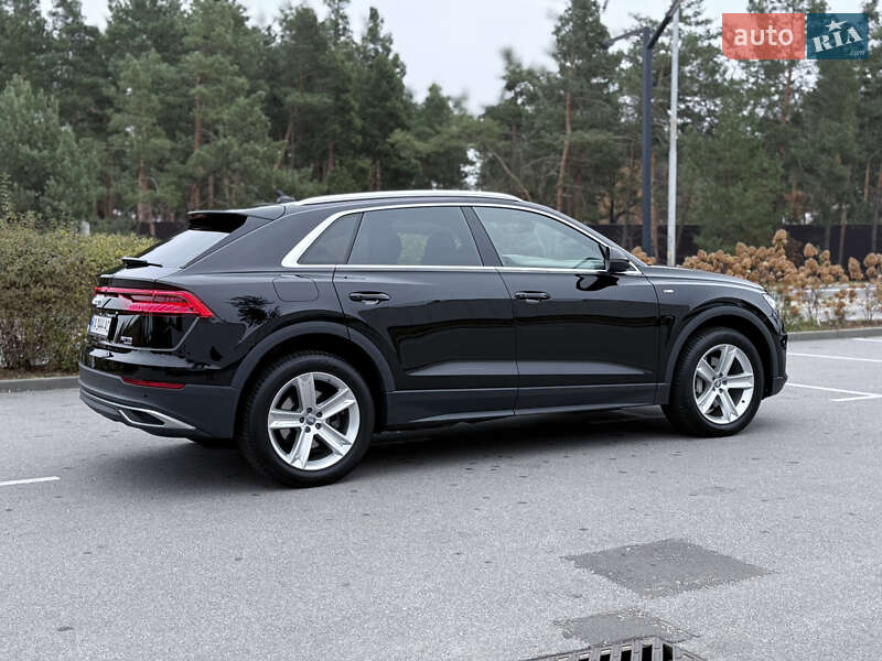 Позашляховик / Кросовер Audi Q8 2019 в Києві