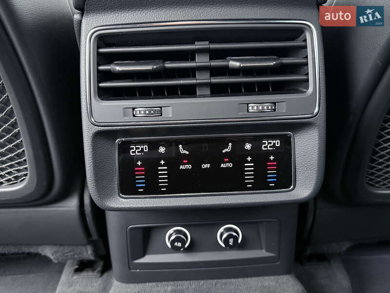 Позашляховик / Кросовер Audi Q8 2019 в Києві