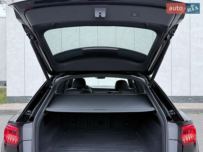 Позашляховик / Кросовер Audi Q8 2019 в Києві