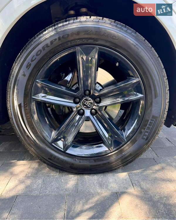 Позашляховик / Кросовер Audi Q8 2018 в Ужгороді фото 7 Позашляховик / Кросовер Audi Q8 2018 в Ужгороді
