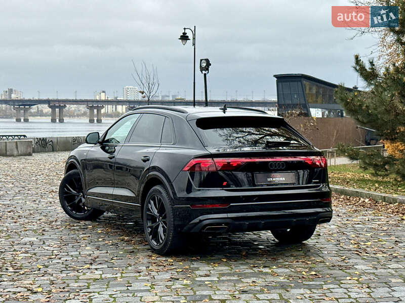 Позашляховик / Кросовер Audi Q8 2025 в Києві