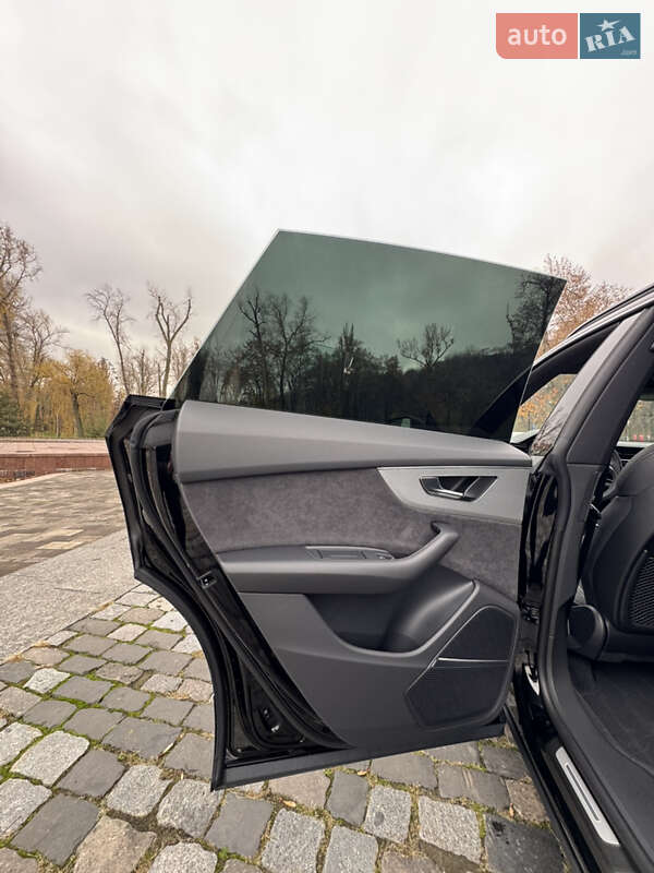 Позашляховик / Кросовер Audi Q8 2025 в Києві