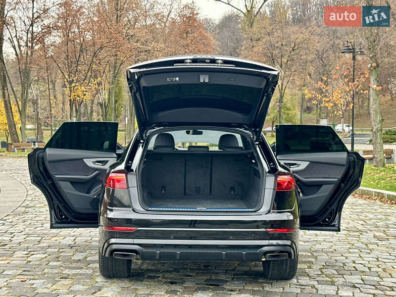 Позашляховик / Кросовер Audi Q8 2025 в Києві