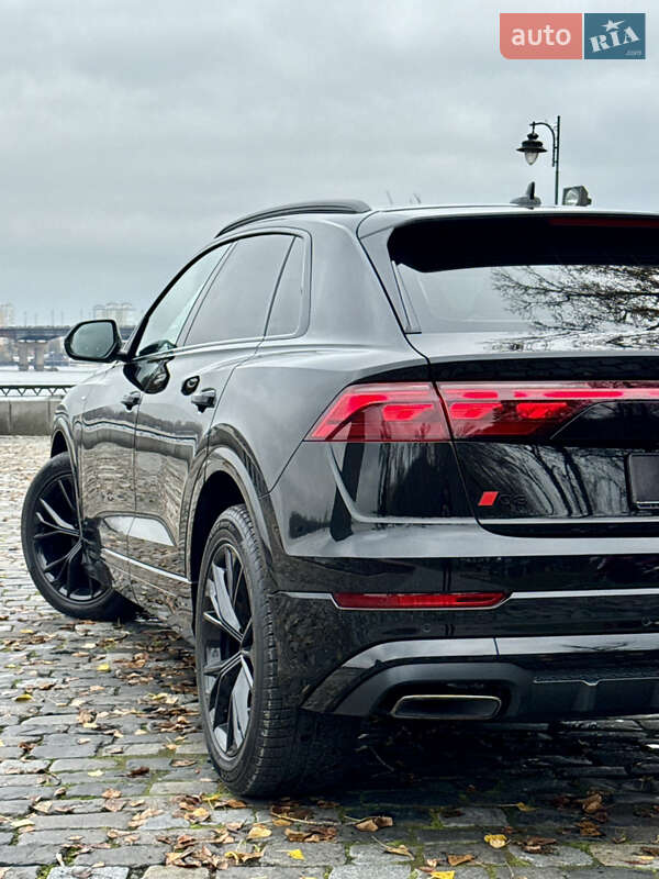 Позашляховик / Кросовер Audi Q8 2025 в Києві