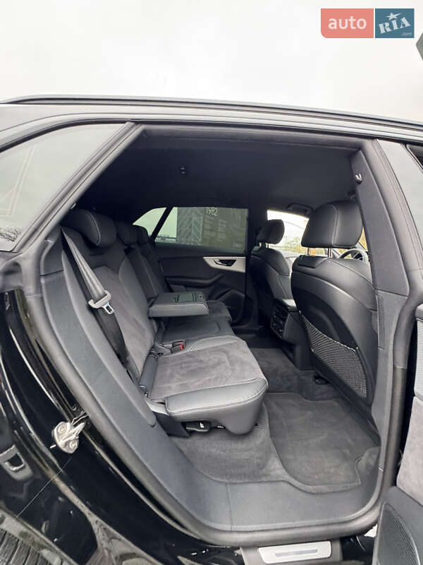 Позашляховик / Кросовер Audi Q8 2025 в Києві