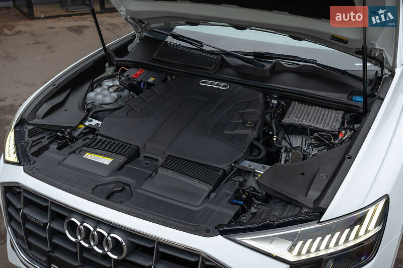 Внедорожник / Кроссовер Audi Q8 2019 в Киеве