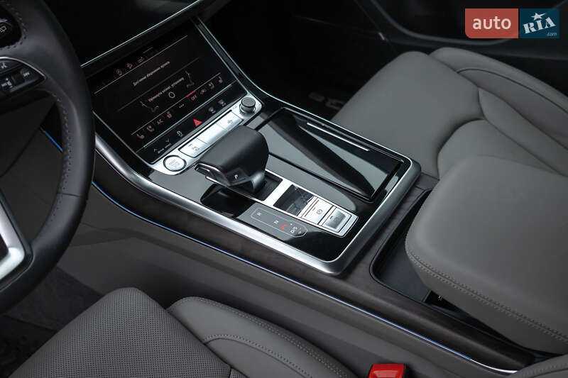 Внедорожник / Кроссовер Audi Q8 2019 в Киеве