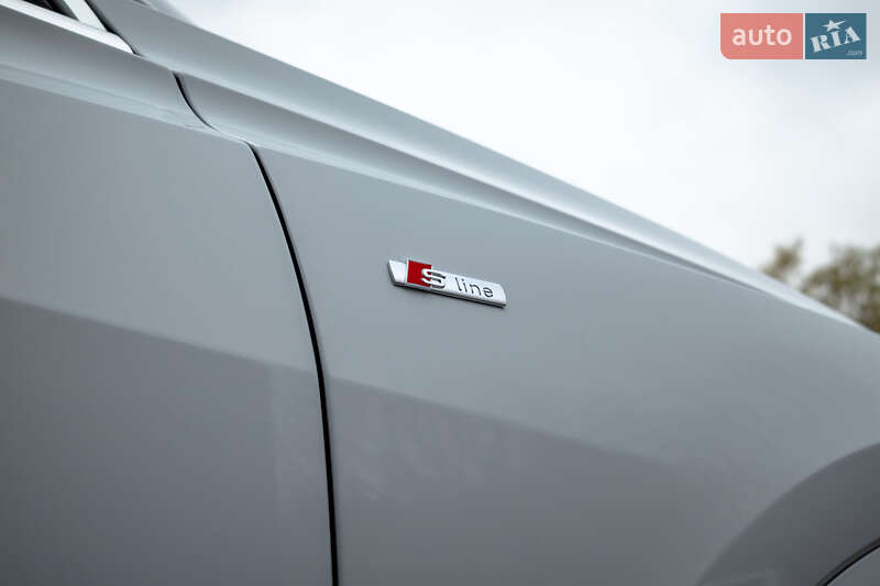 Внедорожник / Кроссовер Audi Q8 2019 в Киеве