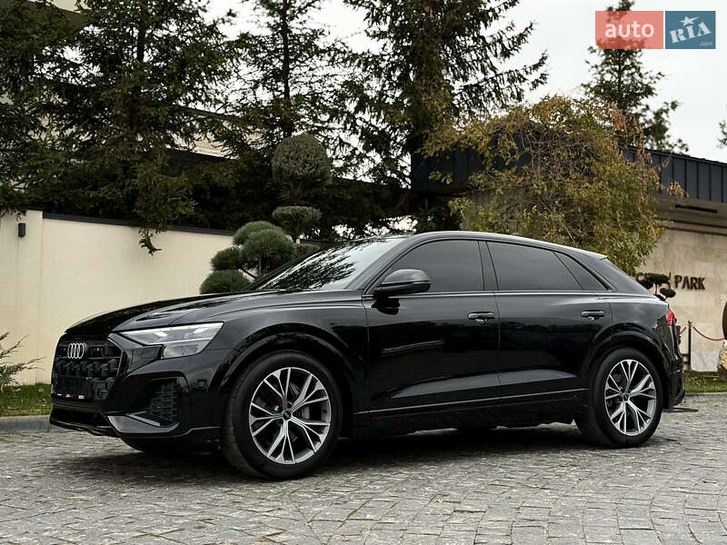 Позашляховик / Кросовер Audi Q8 2023 в Львові