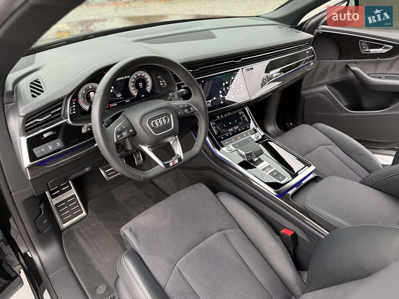 Позашляховик / Кросовер Audi Q8 2023 в Львові