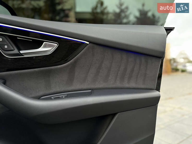 Позашляховик / Кросовер Audi Q8 2023 в Львові