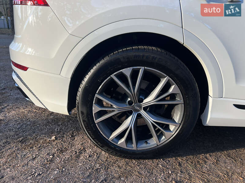 Позашляховик / Кросовер Audi Q8 2019 в Житомирі фото 10 Позашляховик / Кросовер Audi Q8 2019 в Житомирі