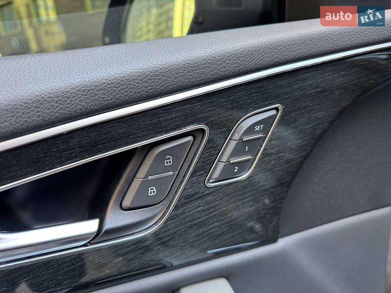 Позашляховик / Кросовер Audi Q8 2019 в Одесі