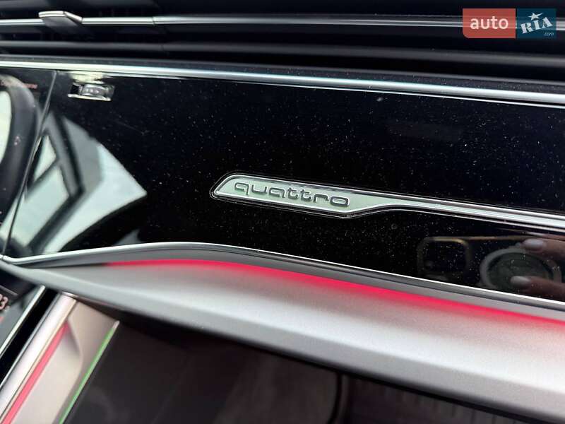 Внедорожник / Кроссовер Audi Q8 2021 в Киеве