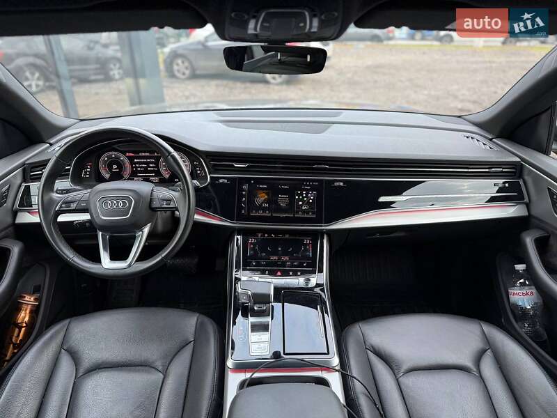 Внедорожник / Кроссовер Audi Q8 2021 в Киеве