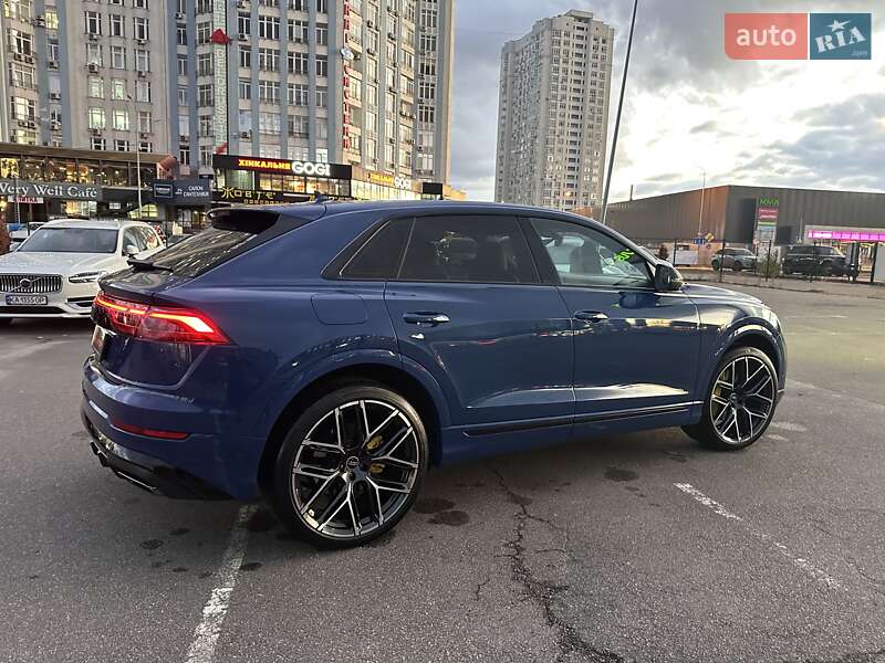 Позашляховик / Кросовер Audi Q8 2024 в Києві