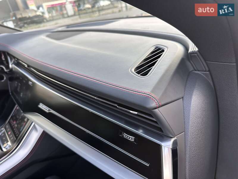 Позашляховик / Кросовер Audi Q8 2024 в Києві