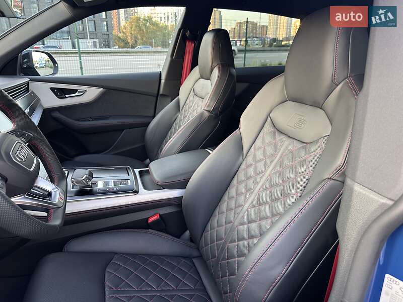 Позашляховик / Кросовер Audi Q8 2024 в Києві