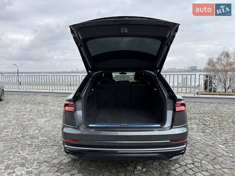 Позашляховик / Кросовер Audi Q8 2020 в Дніпрі фото 20 Позашляховик / Кросовер Audi Q8 2020 в Дніпрі