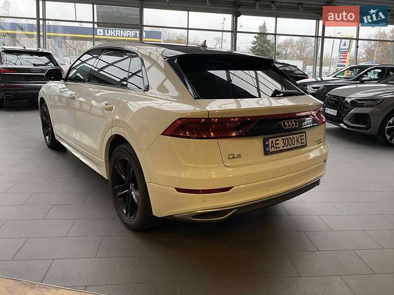 Позашляховик / Кросовер Audi Q8 2018 в Дніпрі