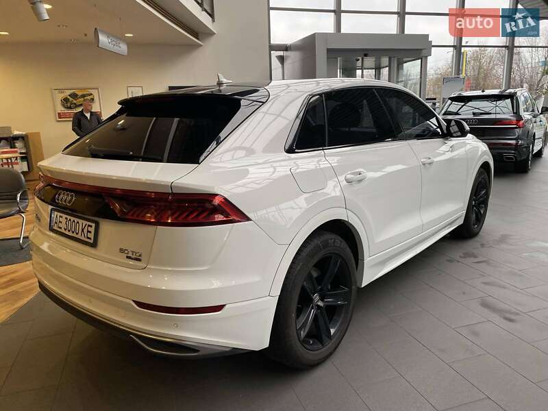 Позашляховик / Кросовер Audi Q8 2018 в Дніпрі