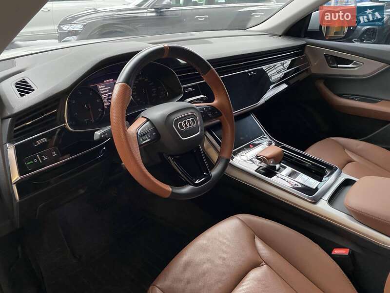 Позашляховик / Кросовер Audi Q8 2018 в Дніпрі