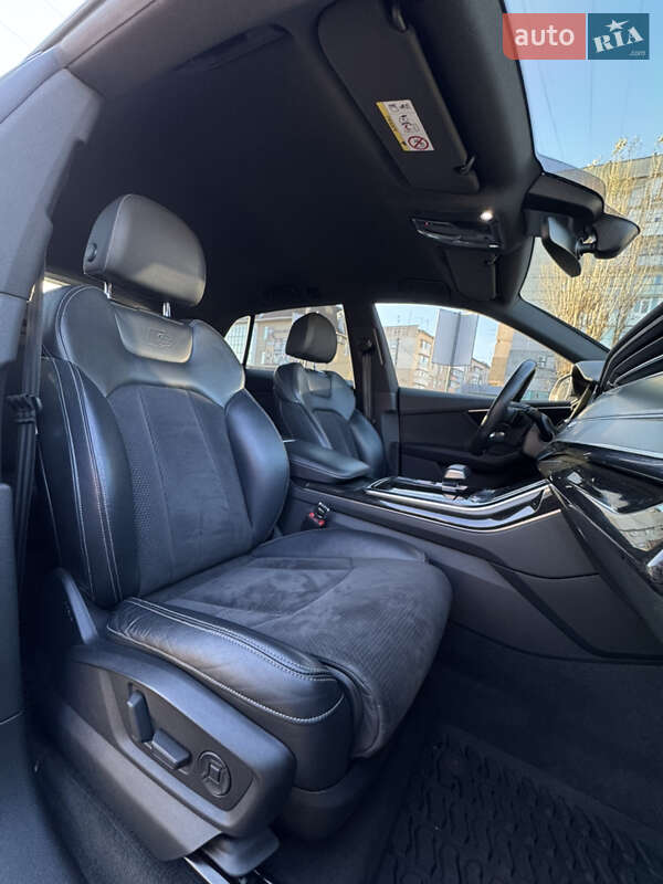 Внедорожник / Кроссовер Audi Q8 2019 в Бердичеве