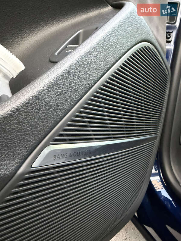 Позашляховик / Кросовер Audi Q8 2018 в Києві