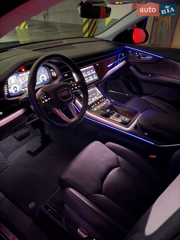 Позашляховик / Кросовер Audi Q8 2018 в Києві