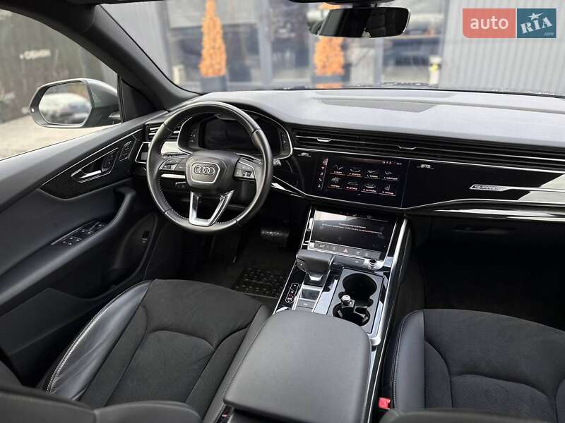 Позашляховик / Кросовер Audi Q8 2018 в Києві фото 17 Позашляховик / Кросовер Audi Q8 2018 в Києві