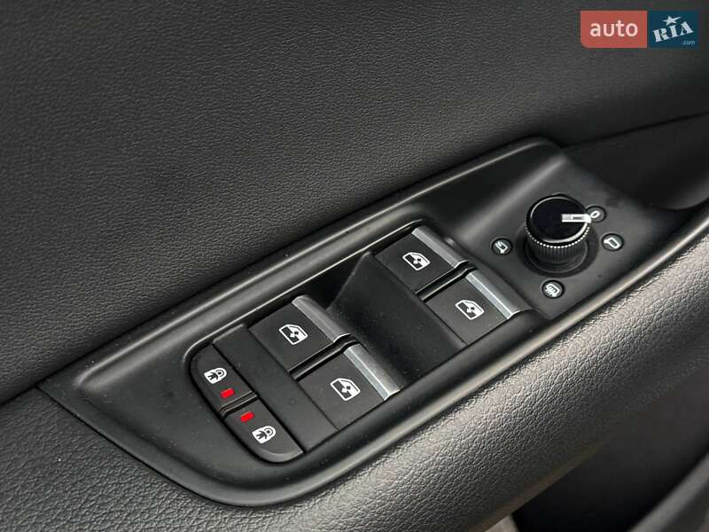 Позашляховик / Кросовер Audi Q8 2018 в Києві фото 15 Позашляховик / Кросовер Audi Q8 2018 в Києві