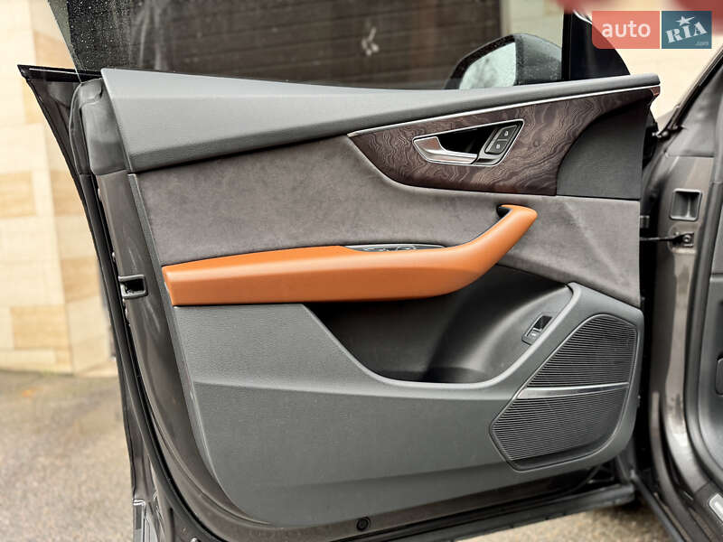 Позашляховик / Кросовер Audi Q8 2018 в Києві фото 26 Позашляховик / Кросовер Audi Q8 2018 в Києві