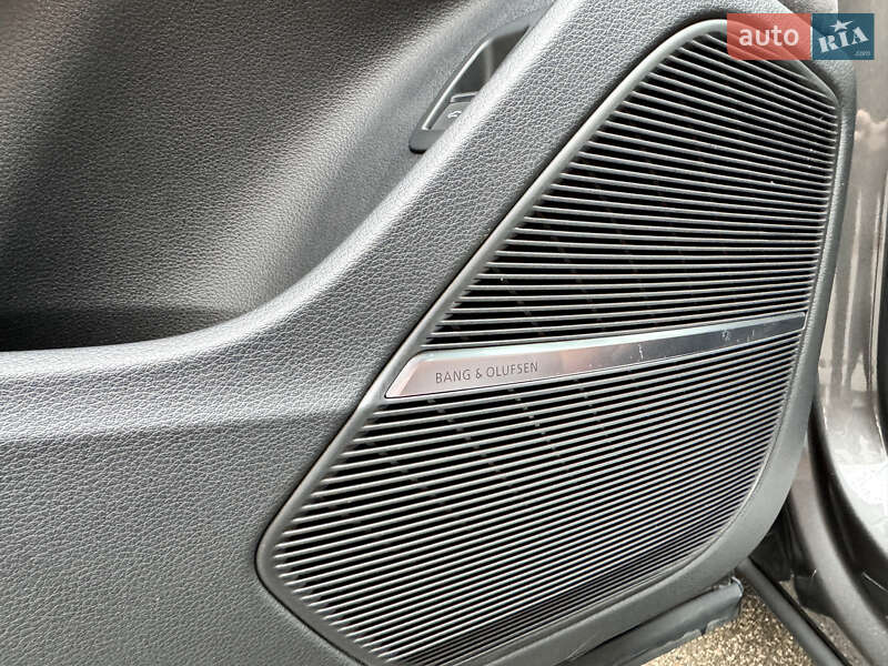 Позашляховик / Кросовер Audi Q8 2018 в Києві фото 27 Позашляховик / Кросовер Audi Q8 2018 в Києві