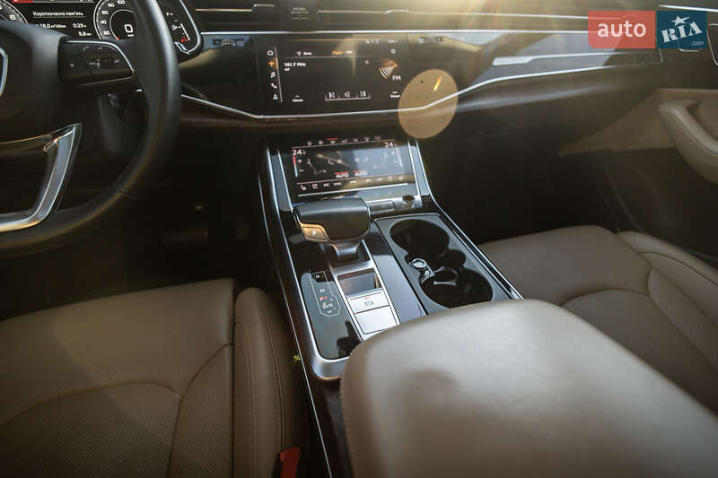 Позашляховик / Кросовер Audi Q8 2018 в Львові