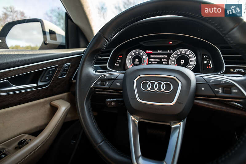 Позашляховик / Кросовер Audi Q8 2018 в Львові