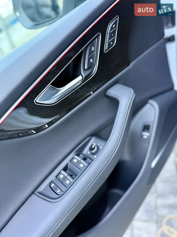 Позашляховик / Кросовер Audi Q8 2024 в Львові