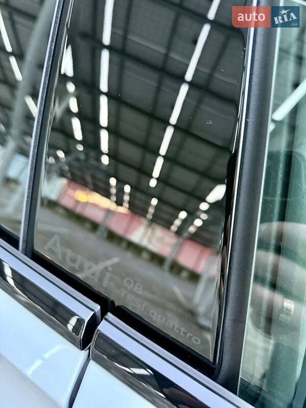 Позашляховик / Кросовер Audi Q8 2024 в Львові