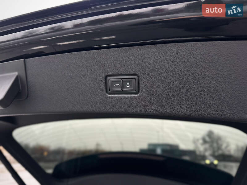 Внедорожник / Кроссовер Audi Q8 2024 в Киеве