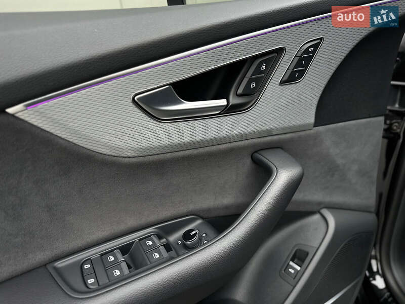 Внедорожник / Кроссовер Audi Q8 2024 в Киеве