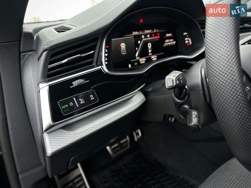 Внедорожник / Кроссовер Audi Q8 2024 в Киеве