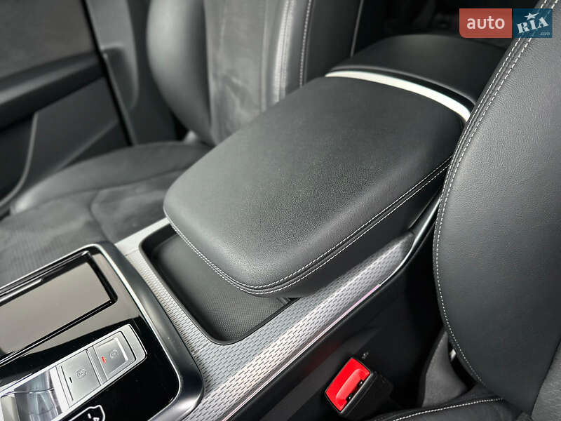 Внедорожник / Кроссовер Audi Q8 2024 в Киеве