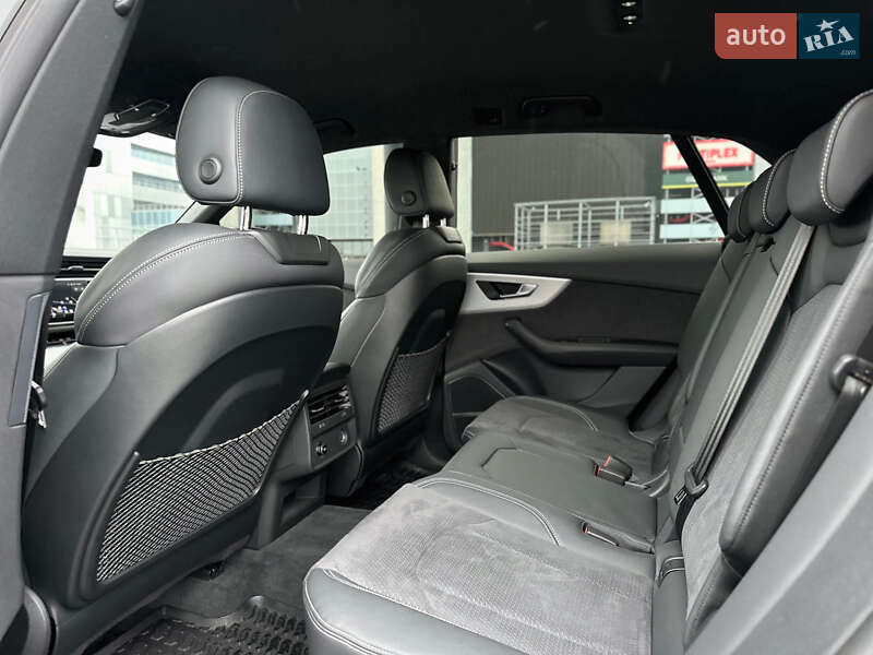 Внедорожник / Кроссовер Audi Q8 2024 в Киеве