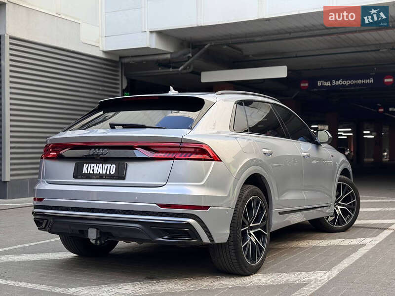 Внедорожник / Кроссовер Audi Q8 2019 в Киеве