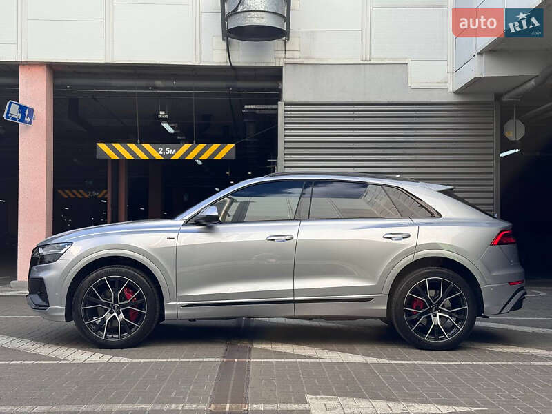 Внедорожник / Кроссовер Audi Q8 2019 в Киеве