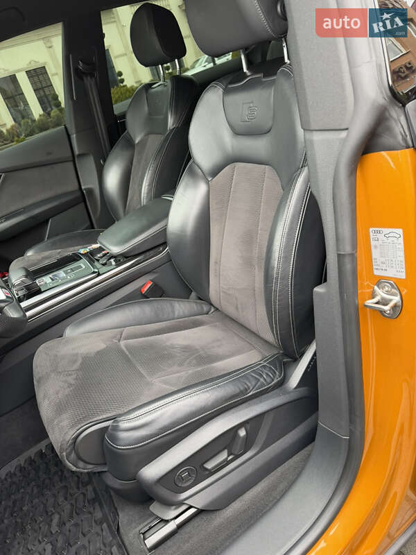 Позашляховик / Кросовер Audi Q8 2018 в Мукачевому