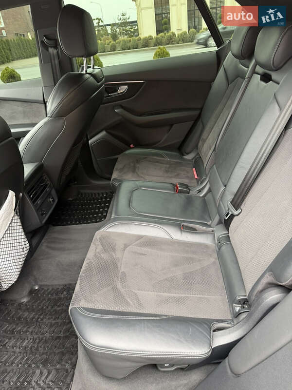 Позашляховик / Кросовер Audi Q8 2018 в Мукачевому