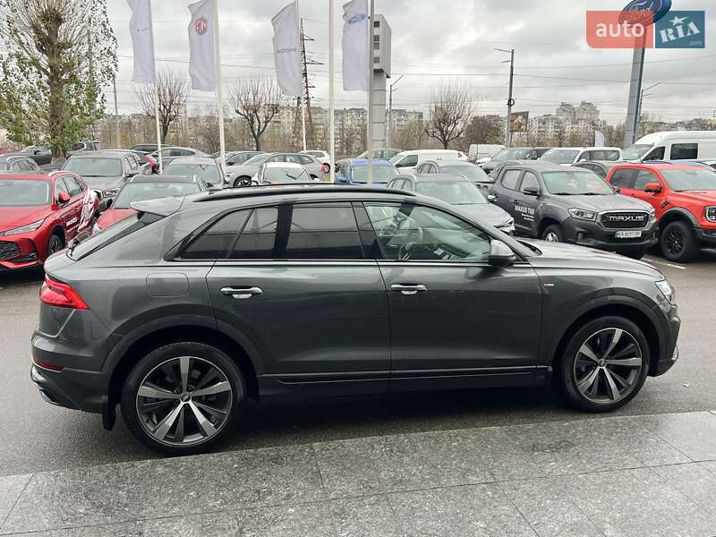 Внедорожник / Кроссовер Audi Q8 2019 в Киеве