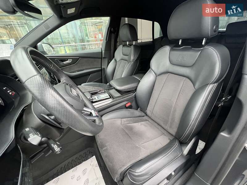 Внедорожник / Кроссовер Audi Q8 2019 в Киеве